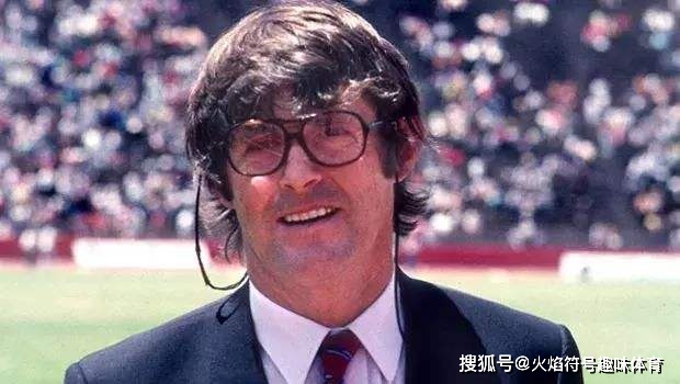 足球历史最强四大后卫_后卫最强足球历史排名_足球史上后卫