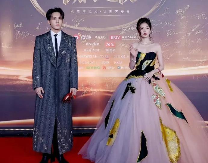明星曾舜晞健身_三国志战略版军团攻城_吊顶金边线条用什么材料好