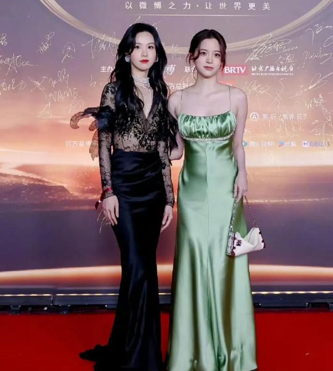 明星曾舜晞健身_三国志战略版军团攻城_吊顶金边线条用什么材料好