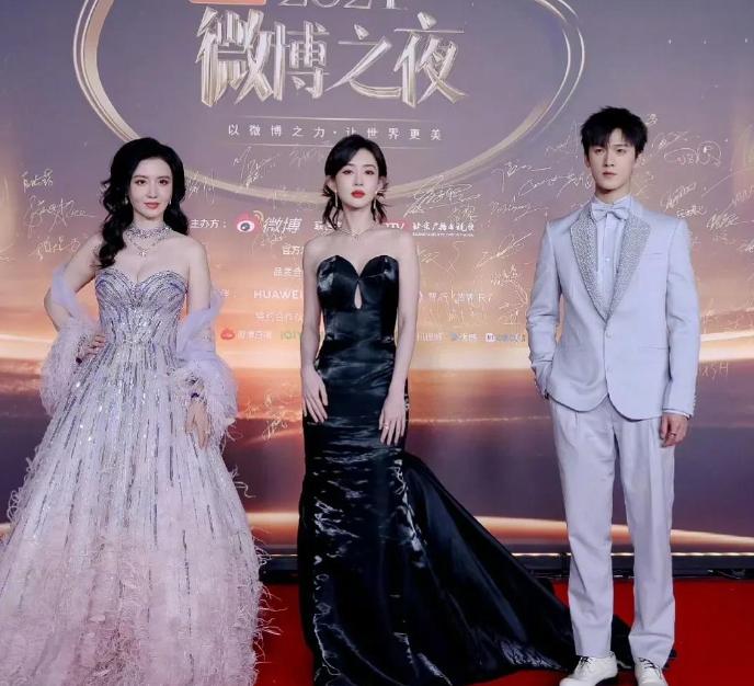 吊顶金边线条用什么材料好_明星曾舜晞健身_三国志战略版军团攻城