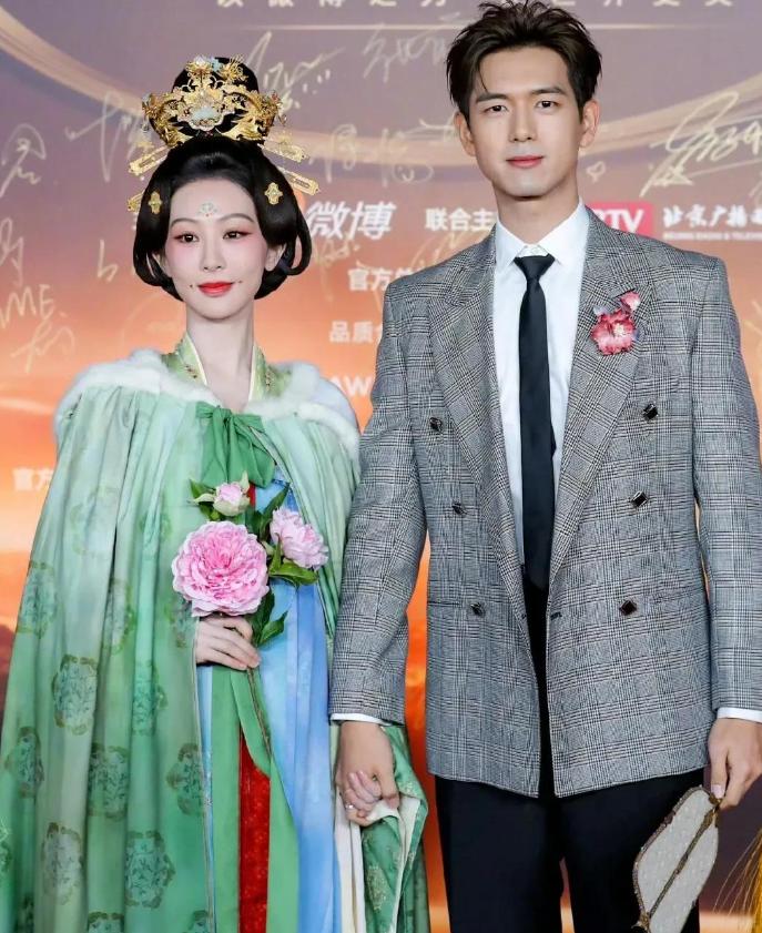 吊顶金边线条用什么材料好_三国志战略版军团攻城_明星曾舜晞健身