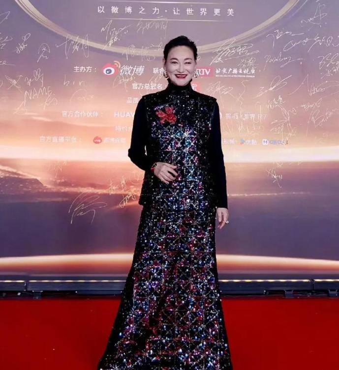 三国志战略版军团攻城_吊顶金边线条用什么材料好_明星曾舜晞健身
