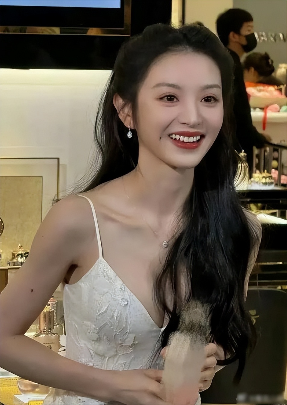 明星曾舜晞健身_吊顶金边线条用什么材料好_怎么介绍模型
