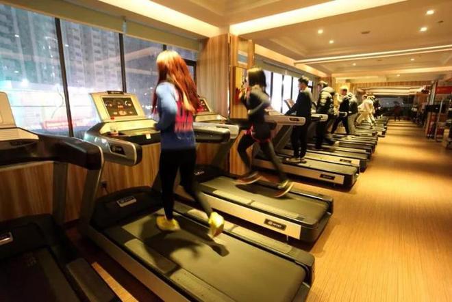 hiit减脂健身视频_减脂运动健身房教练_健身食谱减脂