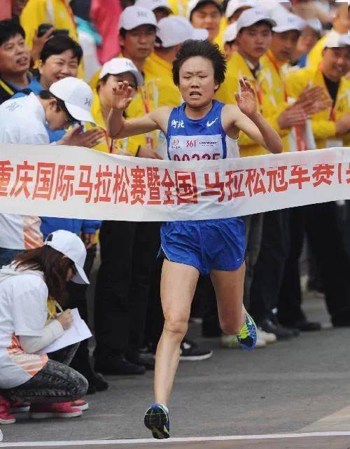 三个月 马拉松_马拉松月经_马拉松月开启