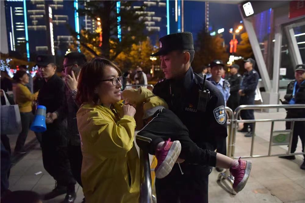 警察健身房标语大全_警察健身_警察健身房效果图片大全