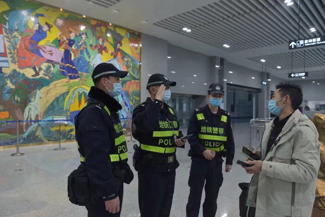 警察健身房标语大全_警察健身_警察健身房效果图片大全