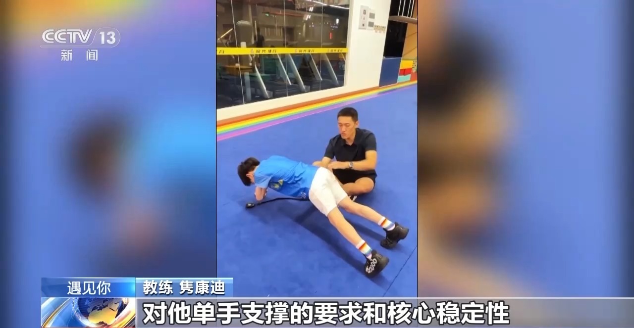 男孩想成为一名游泳冠军_游泳冠军男的_游泳男孩冠军想成为女孩