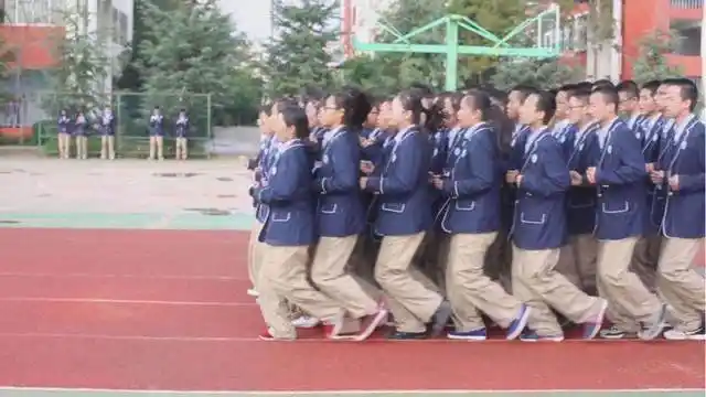 小学生体操怎么做_小学生体操视频教程_身体操小学生