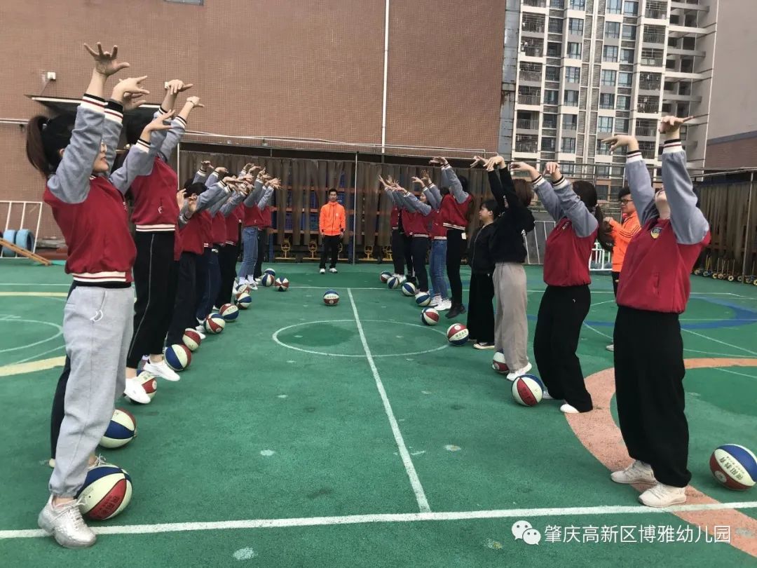 趣味传球游戏规则_趣味传球篮球技巧教学视频_趣味教学篮球传球技巧