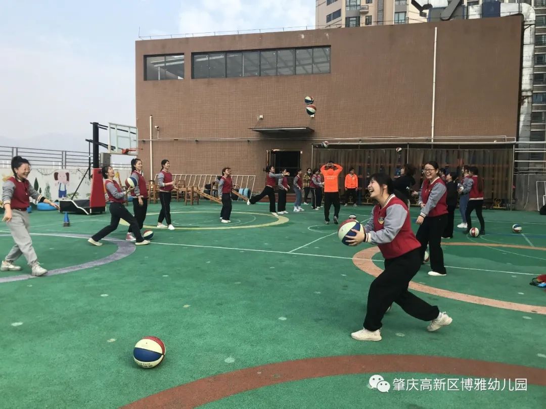 趣味教学篮球传球技巧_趣味传球游戏规则_趣味传球篮球技巧教学视频