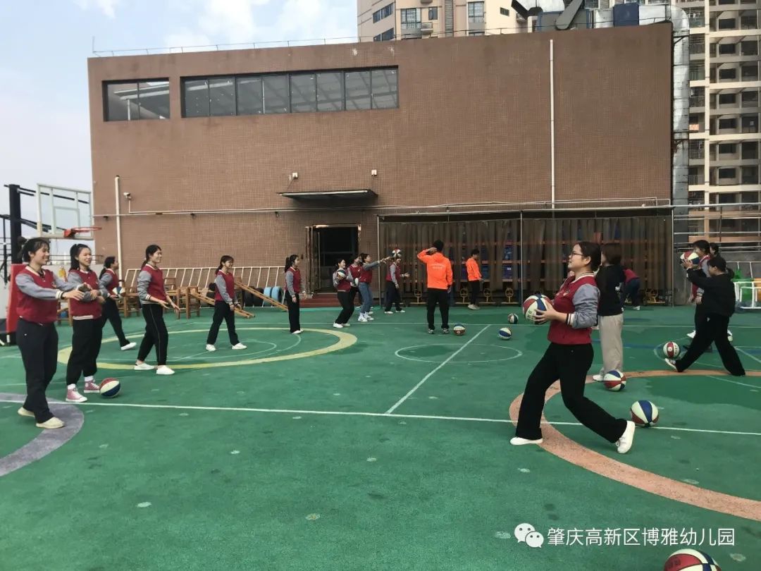 趣味教学篮球传球技巧_趣味传球篮球技巧教学视频_趣味传球游戏规则