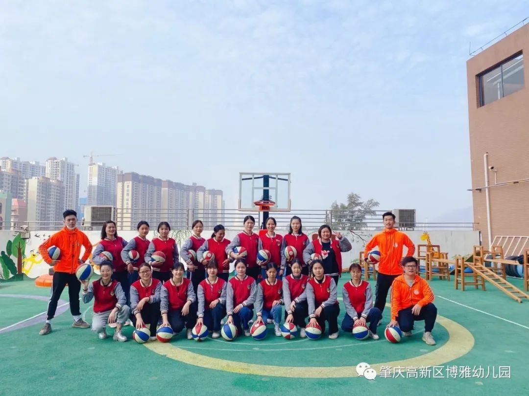 趣味教学篮球传球技巧_趣味传球篮球技巧教学视频_趣味传球游戏规则