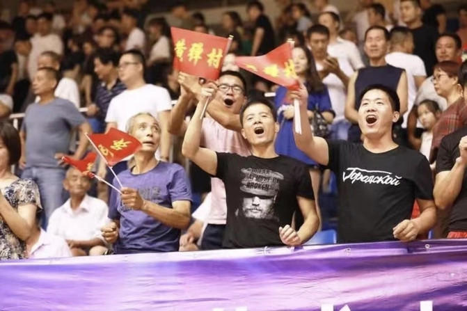 篮球训练营怎么做_初心篮球技巧营_篮球训练营教学视频
