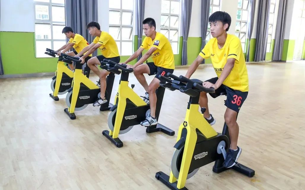 足球小组排位规则_足球排位小组规则是什么_足球队排位