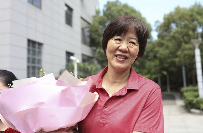 足球女排的历史教练是哪位_女排历来教练_历界女排主教练
