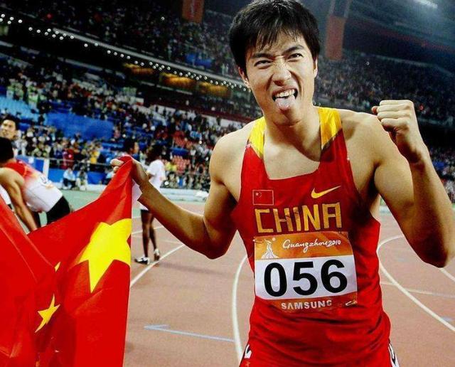 女排主教练历任_足球女排的历史教练是哪位_女排教练历届是谁