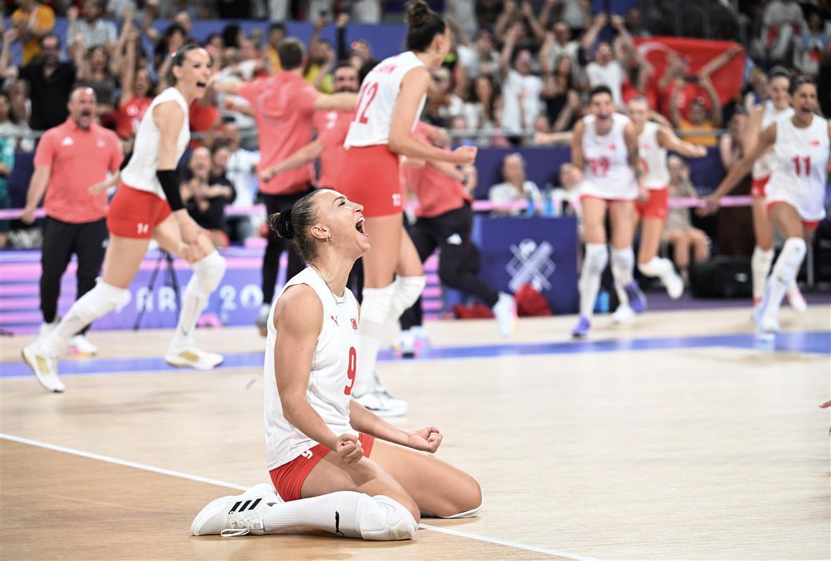 女排主教练历任_历界女排主教练_足球女排的历史教练是哪位
