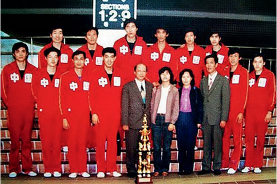 足球女排的历史教练是哪位_女排主教练历任_女排历来教练