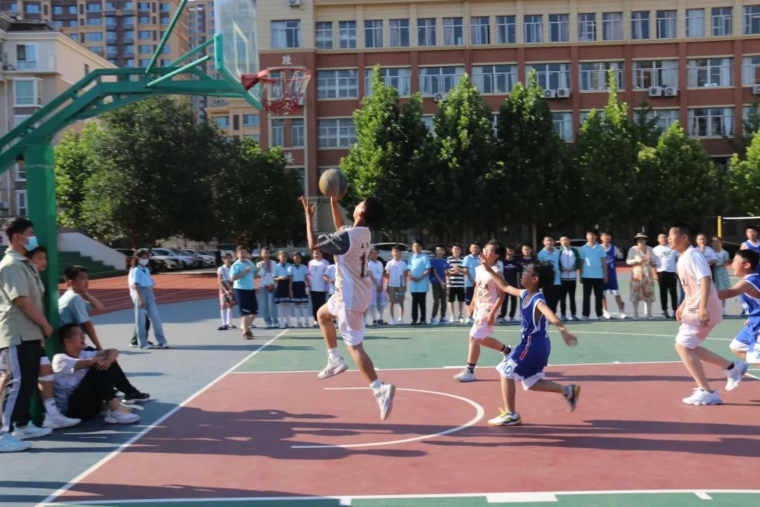 篮球排球足球_足球篮球排球的赛场规则_篮球排球足球赛规则图解