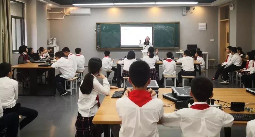 家庭中的父亲_父亲在家庭中的职责_父亲家庭日常